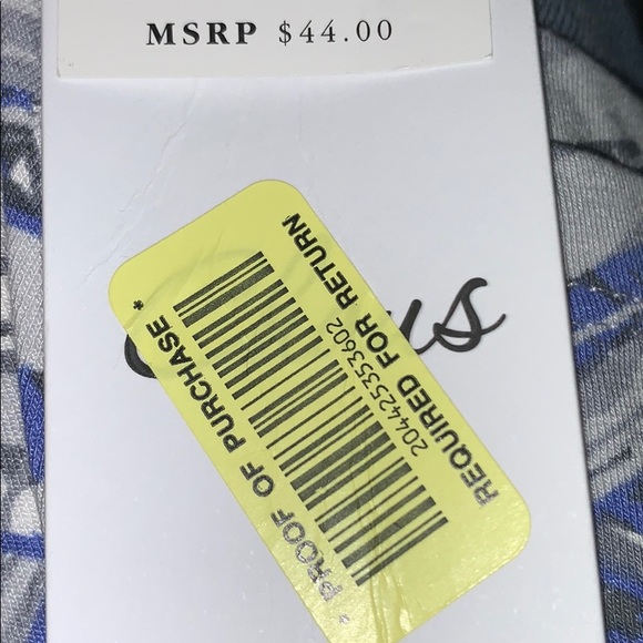 ⭐️Like NEW⭐️CHAUS💕Flattering V-Neck Top in Small - Picture 5 of 11